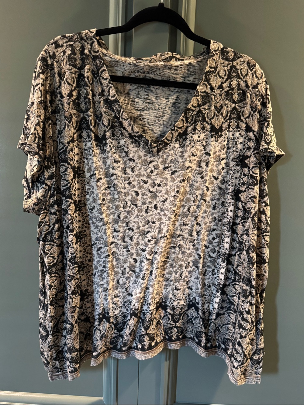 Lucky Brand Beige & Black V-Neck Printed Short Sleeve Top